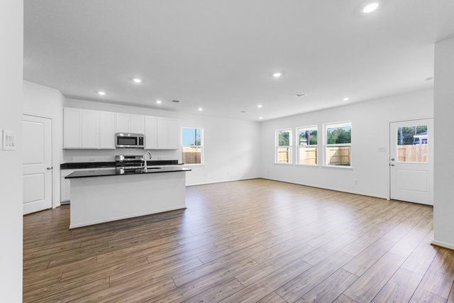 135 Daylight Crest Drive, Crosby, TX 77532