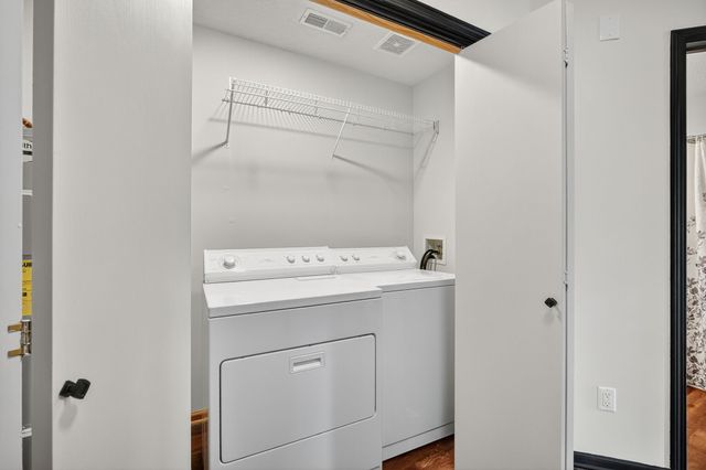 950 67th Street 120, West Des Moines, IA 50266