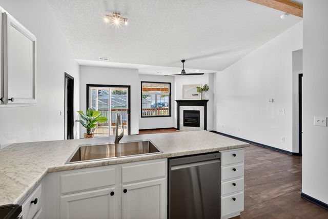 950 67th Street 120, West Des Moines, IA 50266