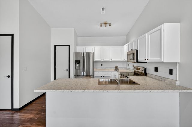 950 67th Street 120, West Des Moines, IA 50266