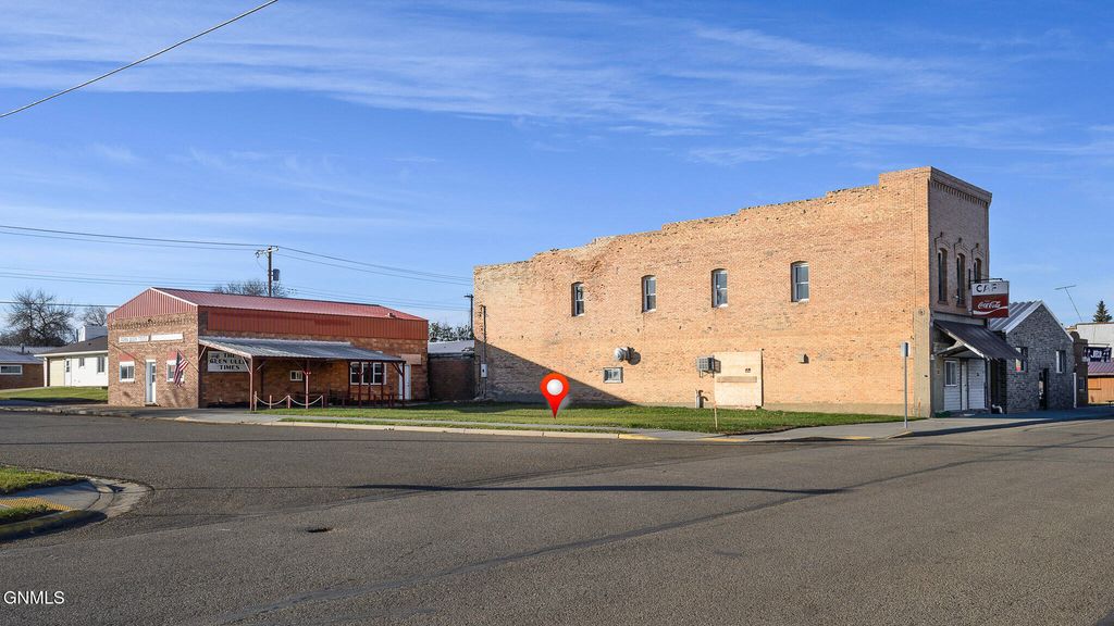 122 South Avenue E, Glen Ullin, ND 58631