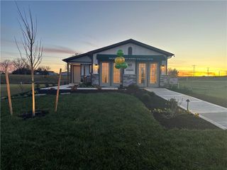 2134 Woodfield Drive, Tonganoxie, KS 66086