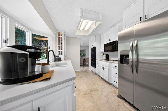 15203 Country Ridge Drive, Chesterfield, MO 63017