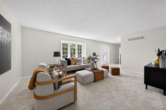 15203 Country Ridge Drive, Chesterfield, MO 63017