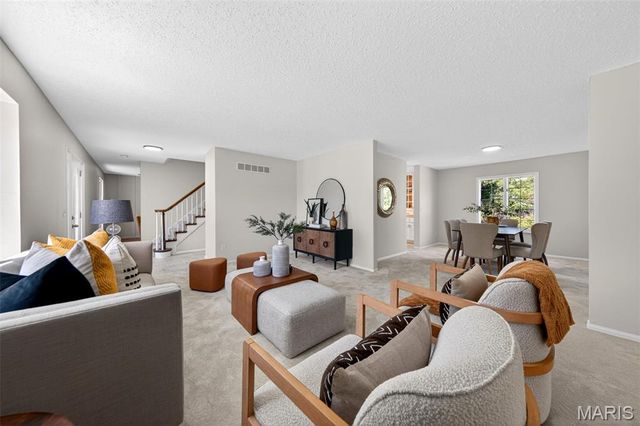 15203 Country Ridge Drive, Chesterfield, MO 63017