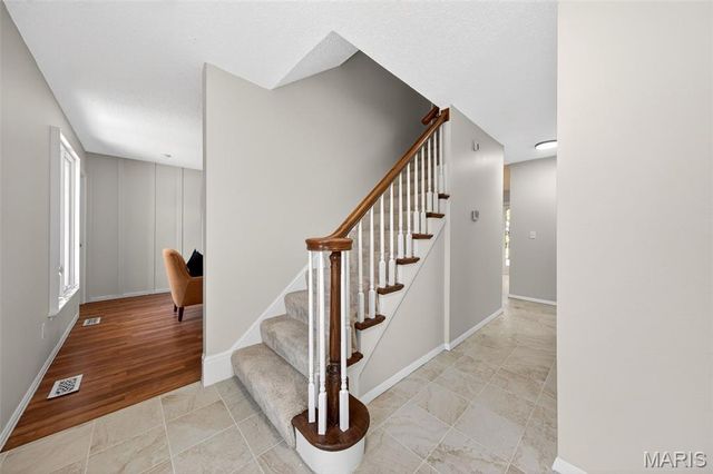 15203 Country Ridge Drive, Chesterfield, MO 63017