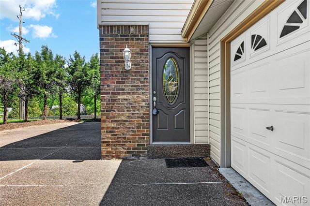 15203 Country Ridge Drive, Chesterfield, MO 63017