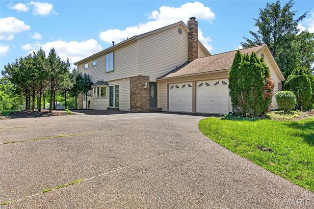 15203 Country Ridge Drive, Chesterfield, MO 63017