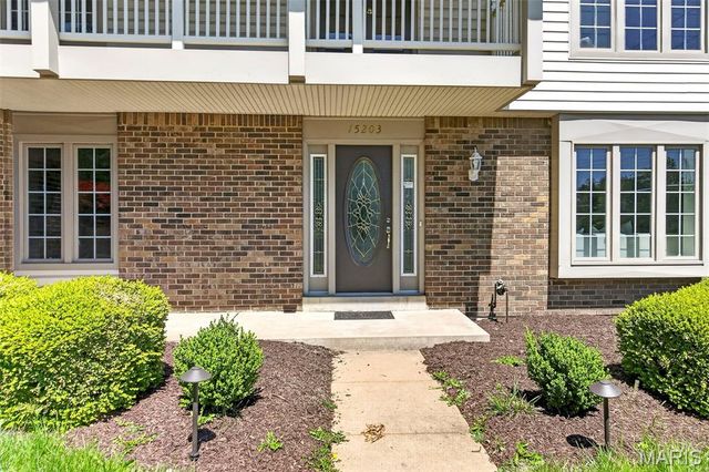 15203 Country Ridge Drive, Chesterfield, MO 63017