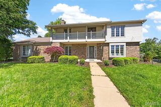 15203 Country Ridge Drive, Chesterfield, MO 63017