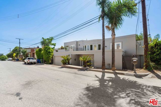 1425 N Tigertail Road, Los Angeles, CA 90049