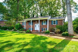 107 Oakwood Street, Morganton, NC 28655