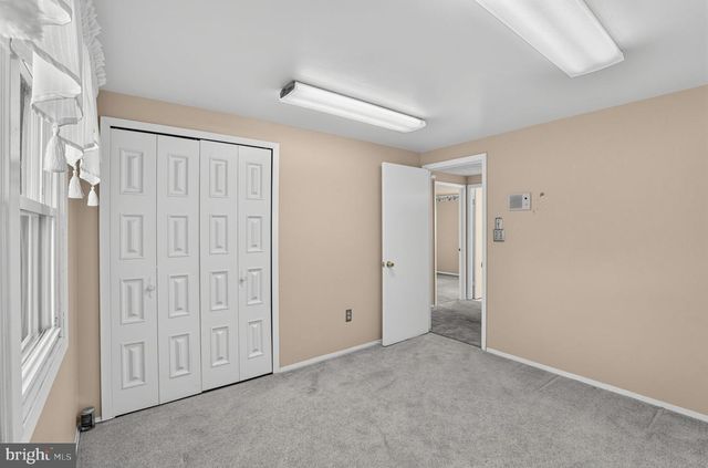 25 TRAYNOR LN, Willingborough, NJ 08046