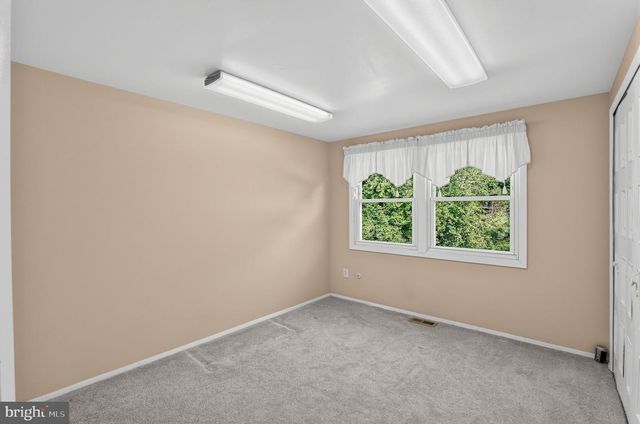 25 TRAYNOR LN, Willingborough, NJ 08046
