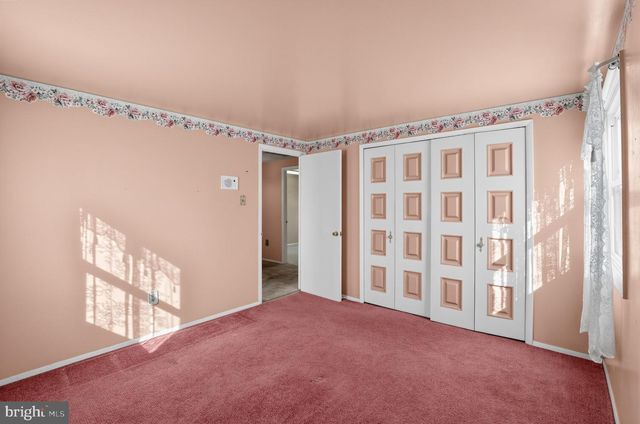 25 TRAYNOR LN, Willingborough, NJ 08046