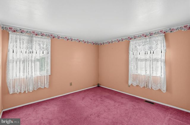 25 TRAYNOR LN, Willingborough, NJ 08046