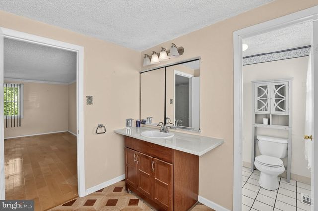 25 TRAYNOR LN, Willingborough, NJ 08046