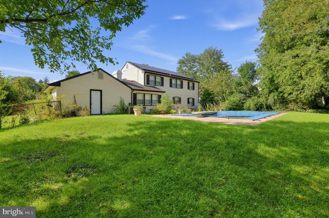 25 TRAYNOR LN, Willingborough, NJ 08046