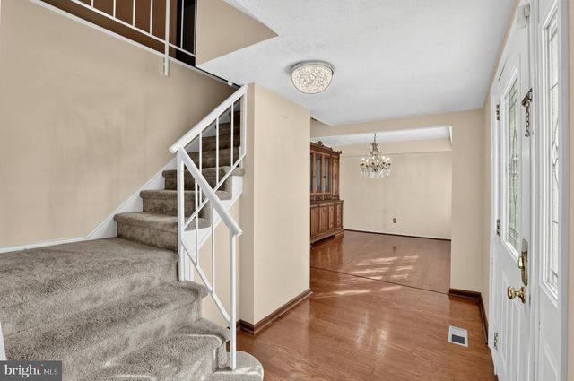 25 TRAYNOR LN, Willingborough, NJ 08046