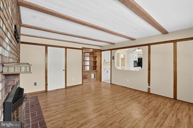 25 TRAYNOR LN, Willingborough, NJ 08046
