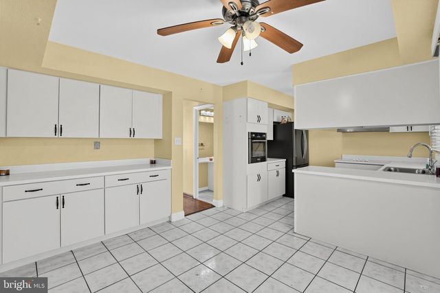 25 TRAYNOR LN, Willingborough, NJ 08046