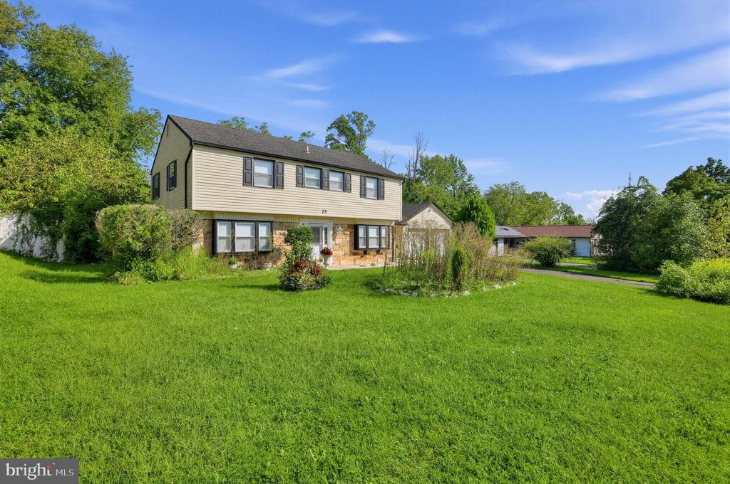 25 TRAYNOR LN, WILLINGBOROUGH, NJ 08046 — photo 2