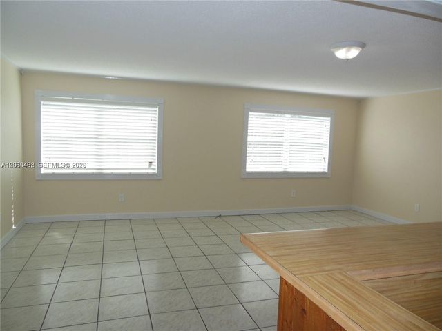 1350 W 53rd St 8, Hialeah, FL 33012