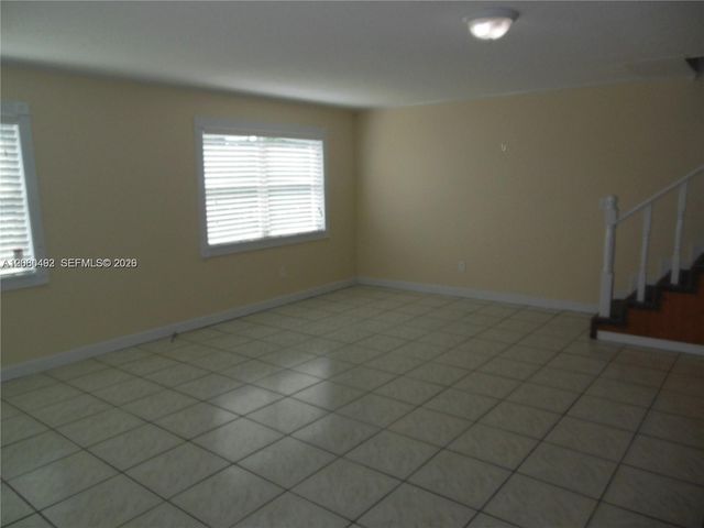 1350 W 53rd St 8, Hialeah, FL 33012
