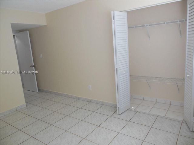 1350 W 53rd St 8, Hialeah, FL 33012