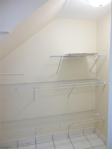 1350 W 53rd St 8, Hialeah, FL 33012