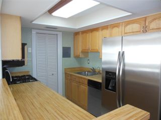 1350 W 53rd St 8, Hialeah, FL 33012