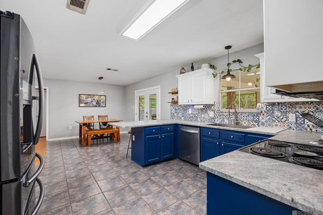 34824 Gravesbriar Dr, Denham Springs, LA 70706