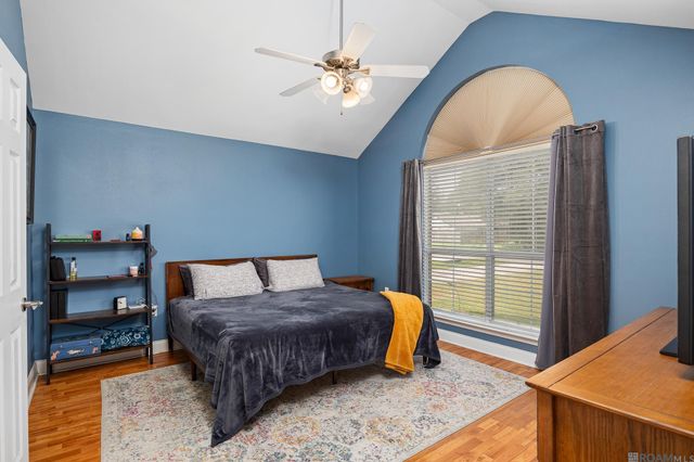 34824 Gravesbriar Dr, Denham Springs, LA 70706