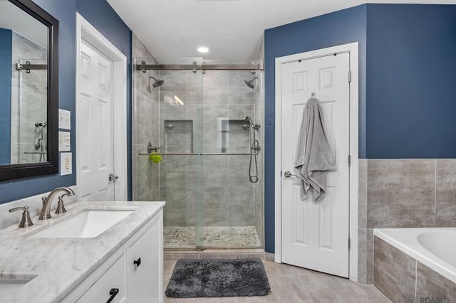 34824 Gravesbriar Dr, Denham Springs, LA 70706