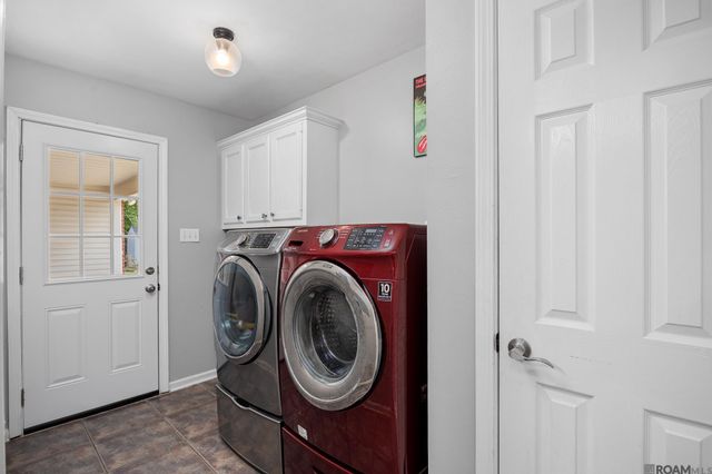 34824 Gravesbriar Dr, Denham Springs, LA 70706