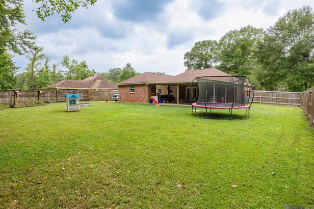 34824 Gravesbriar Dr, Denham Springs, LA 70706