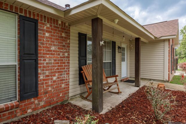 34824 Gravesbriar Dr, Denham Springs, LA 70706
