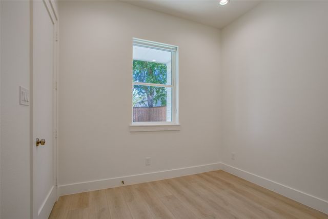 424 N Denver Street, Dallas, TX 75203