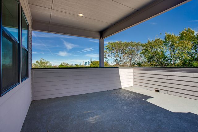 424 N Denver Street, Dallas, TX 75203