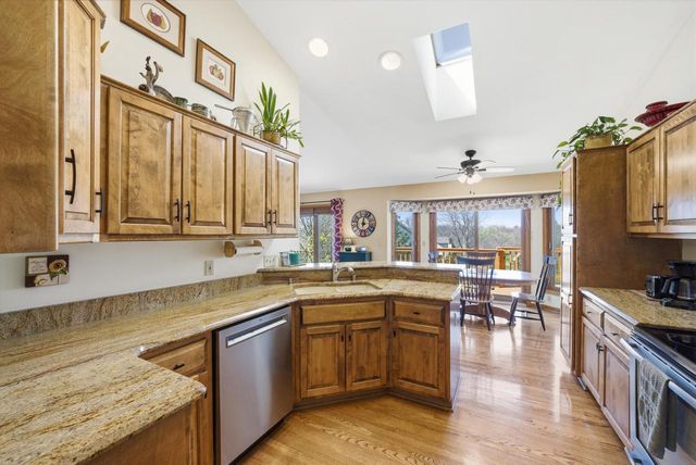 W136N6719 Claas ROAD, Menomonee Falls, WI 53051