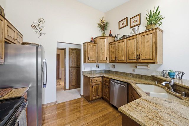 W136N6719 Claas ROAD, Menomonee Falls, WI 53051