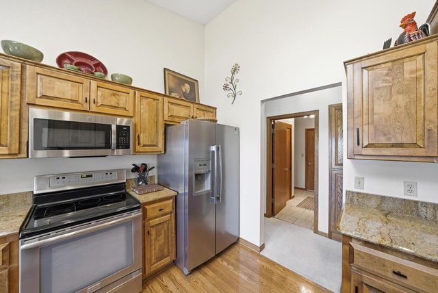W136N6719 Claas ROAD, Menomonee Falls, WI 53051
