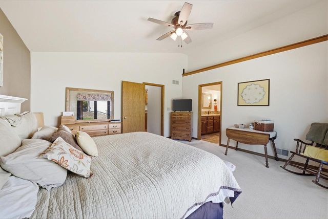 W136N6719 Claas ROAD, Menomonee Falls, WI 53051