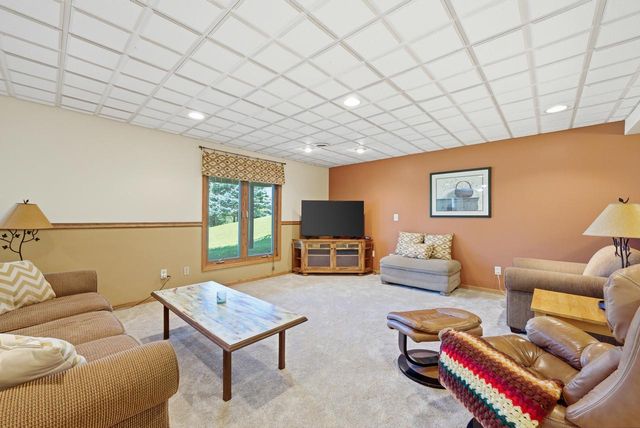 W136N6719 Claas ROAD, Menomonee Falls, WI 53051