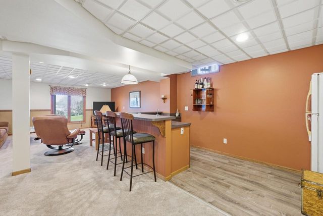 W136N6719 Claas ROAD, Menomonee Falls, WI 53051