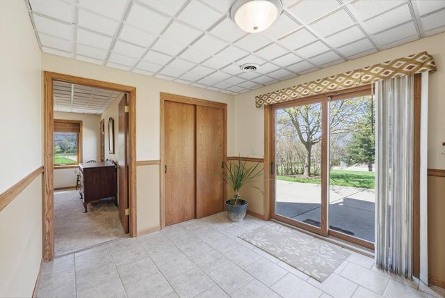 W136N6719 Claas ROAD, Menomonee Falls, WI 53051