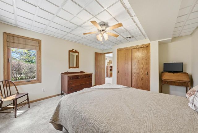 W136N6719 Claas ROAD, Menomonee Falls, WI 53051