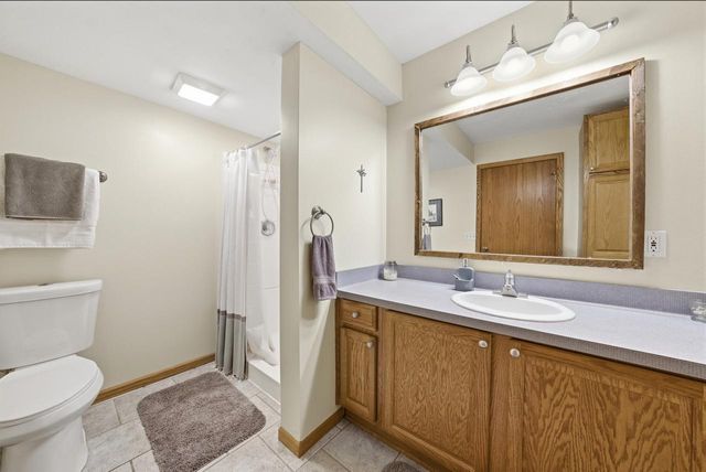 W136N6719 Claas ROAD, Menomonee Falls, WI 53051