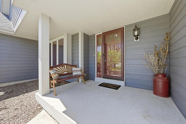 W136N6719 Claas ROAD, Menomonee Falls, WI 53051