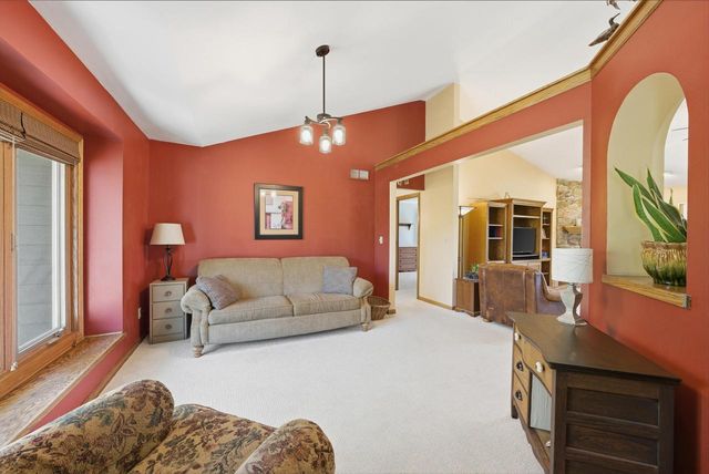 W136N6719 Claas ROAD, Menomonee Falls, WI 53051
